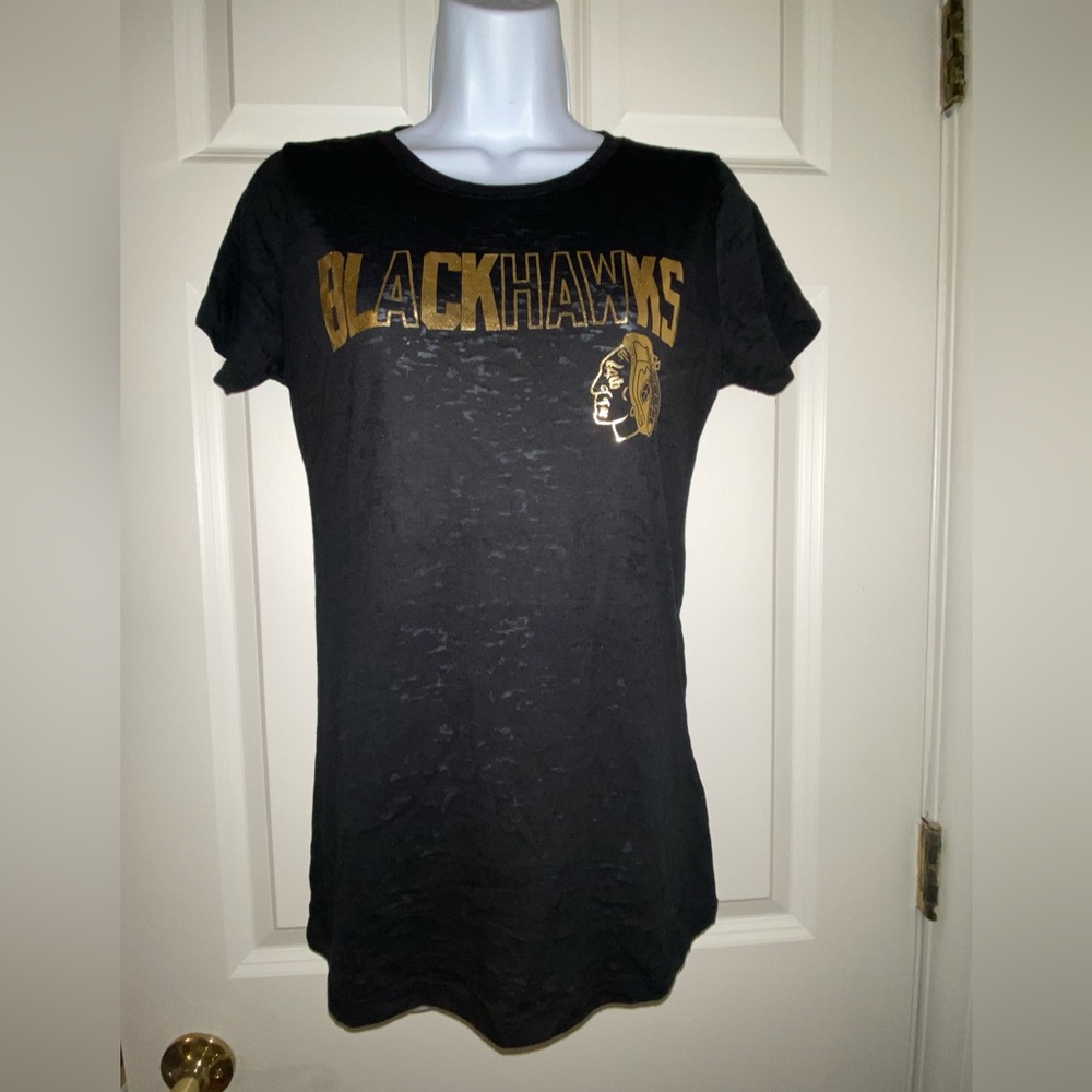 Womens Chicago Blackhawks black & gold burnout tee. NWOT